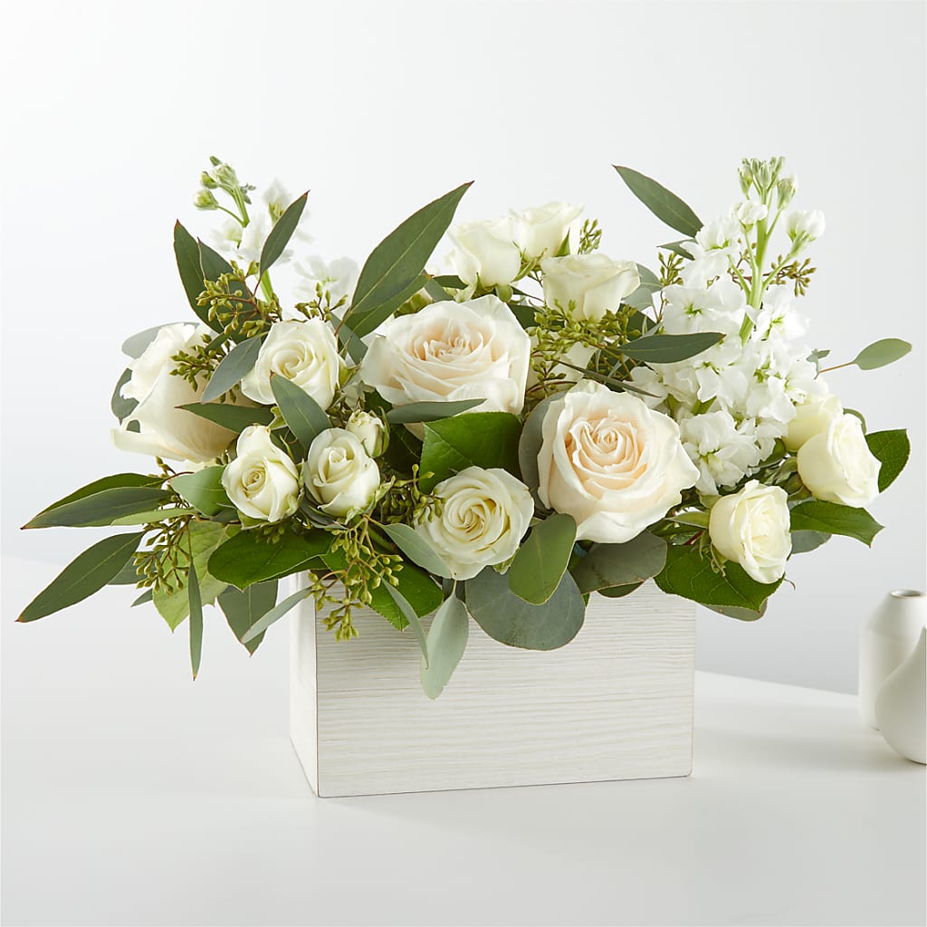 Fresh Linen Box Bouquet – Meramec Florist, Steelville MO
