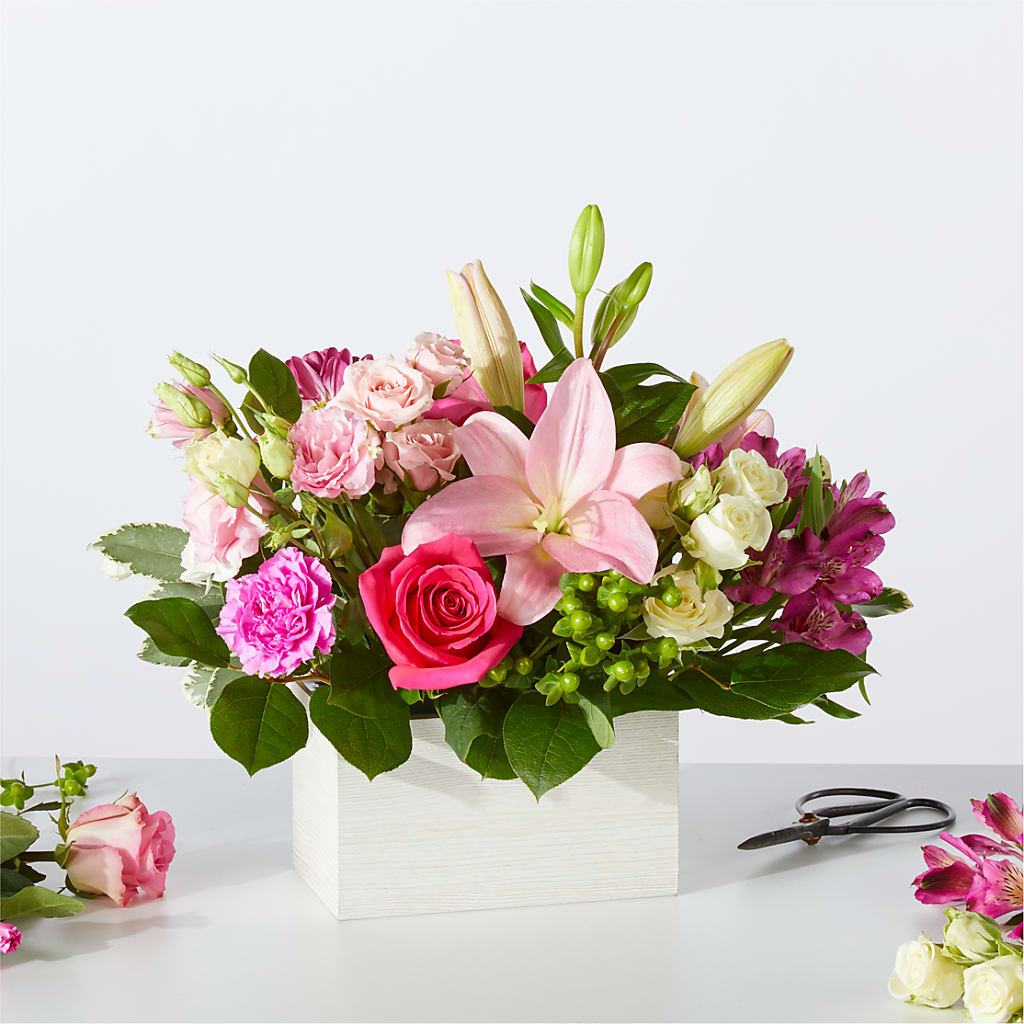 Sweetberry Box – A Florist Original – Meramec Florist, Steelville MO