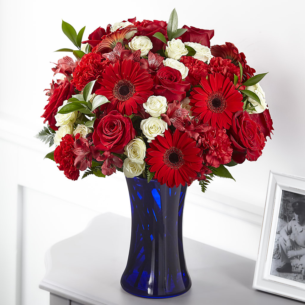 Hearts Embrace Bouquet – Meramec Florist, Steelville MO