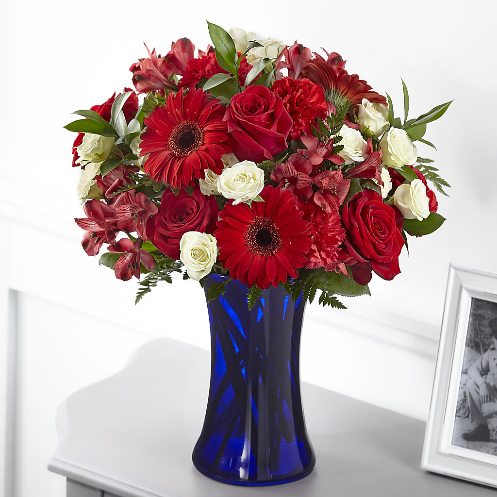 Hearts Embrace Bouquet – Meramec Florist, Steelville MO