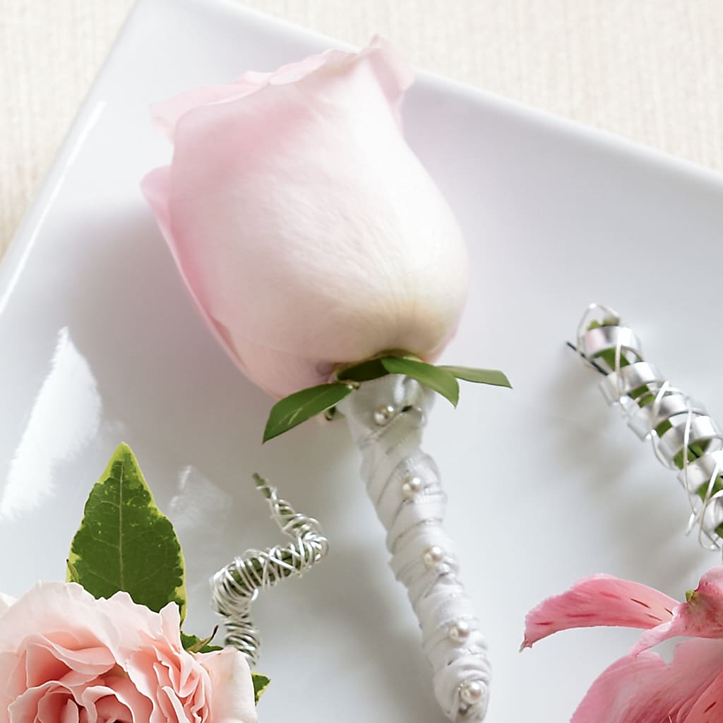 Pink Rose Boutonniere – Meramec Florist, Steelville MO