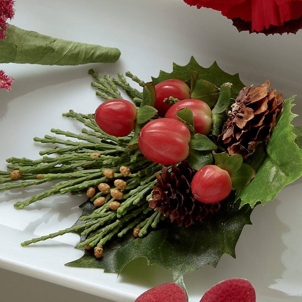 Red Berry Boutonniere – Meramec Florist, Steelville MO