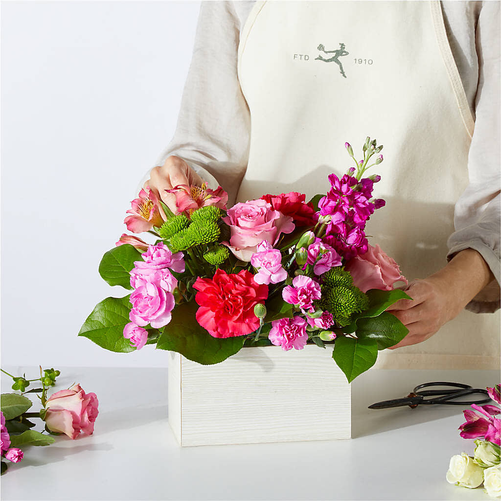Sweetberry Box – A Florist Original –  Meramec Florist, Steelville MO