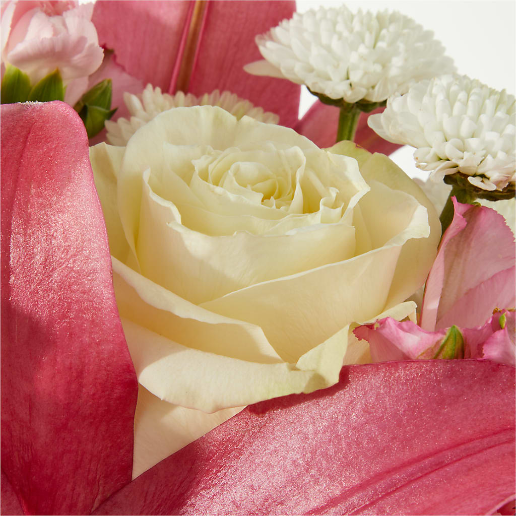 Piece of Cake Bouquet –  Meramec Florist, Steelville MO